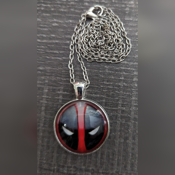 Marvel Deadpool Mask Necklace, NWOT - Picture 3 of 4